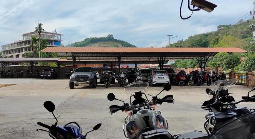 Butterfly Hotel Betong Ban Komo Sip Paet Exterior foto